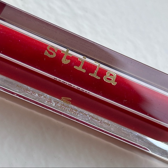 Stila Lip Gloss ‘In the Red’ - Picture 4 of 7